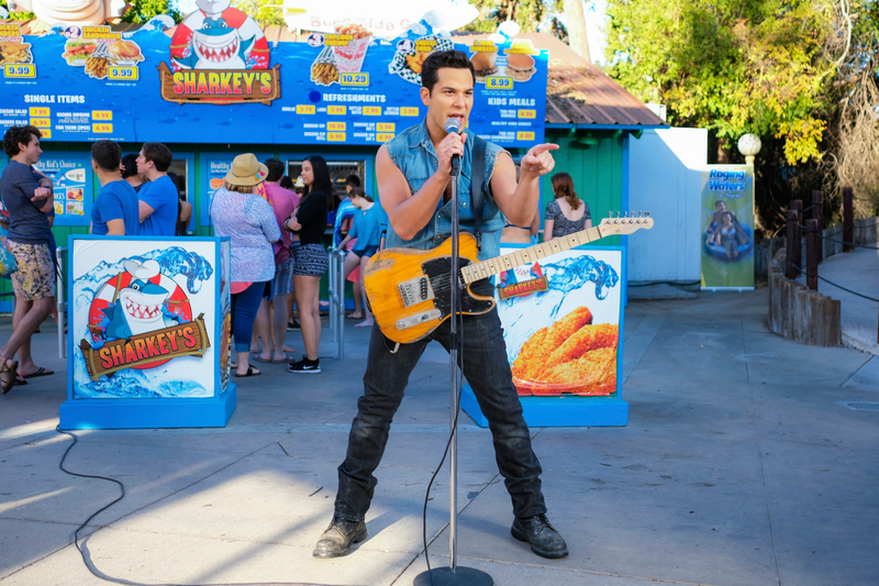 Skylar Astin
